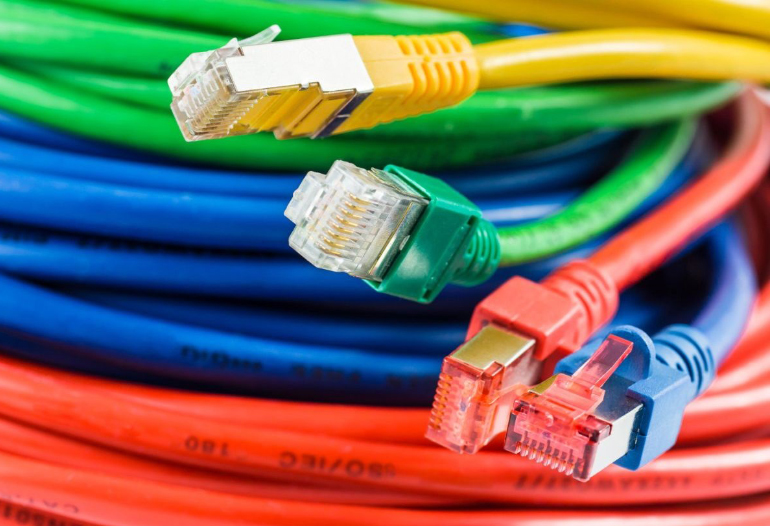 Verkko-LAN-kaapelilaitteistoratkaisut Verkko-LAN-kaapelilaitteistoratkaisut